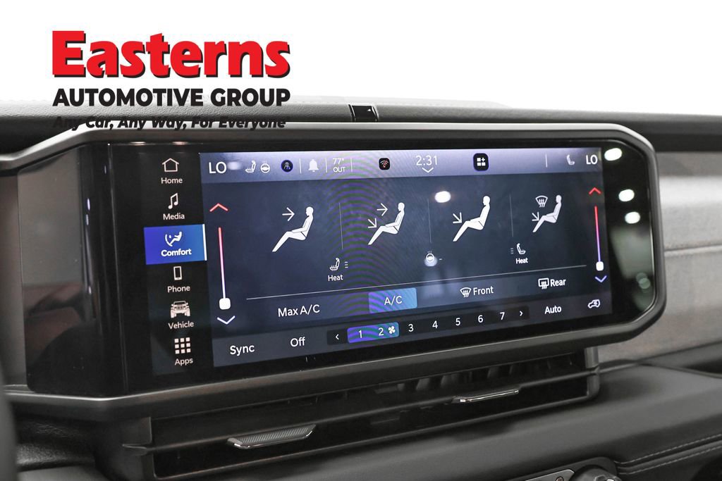 Used 2025 Jeep Wrangler Unlimited Sahara AWD/4WD image 19