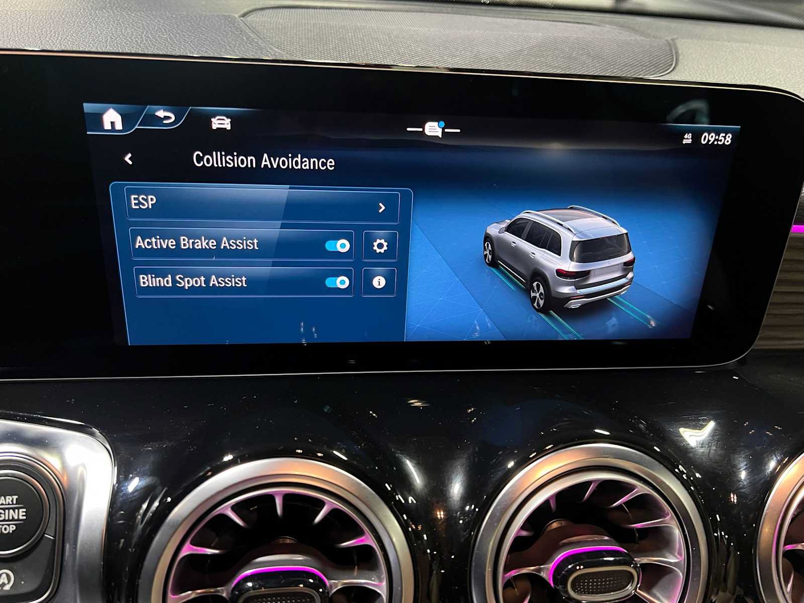 Used 2026 Mercedes-Benz GLB 250 4MATIC image 40