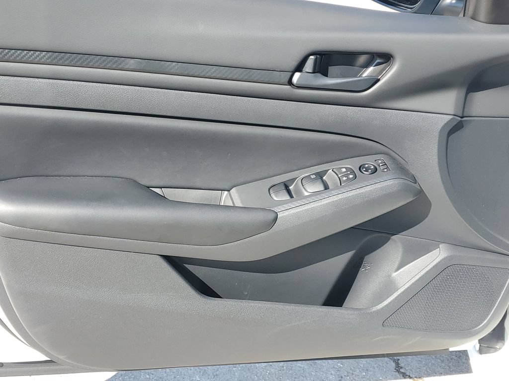 Certified 2025 Nissan Altima 2.5 S FWD image 25