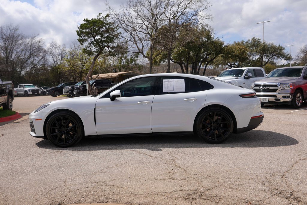 Used 2024 Porsche Panamera image 2