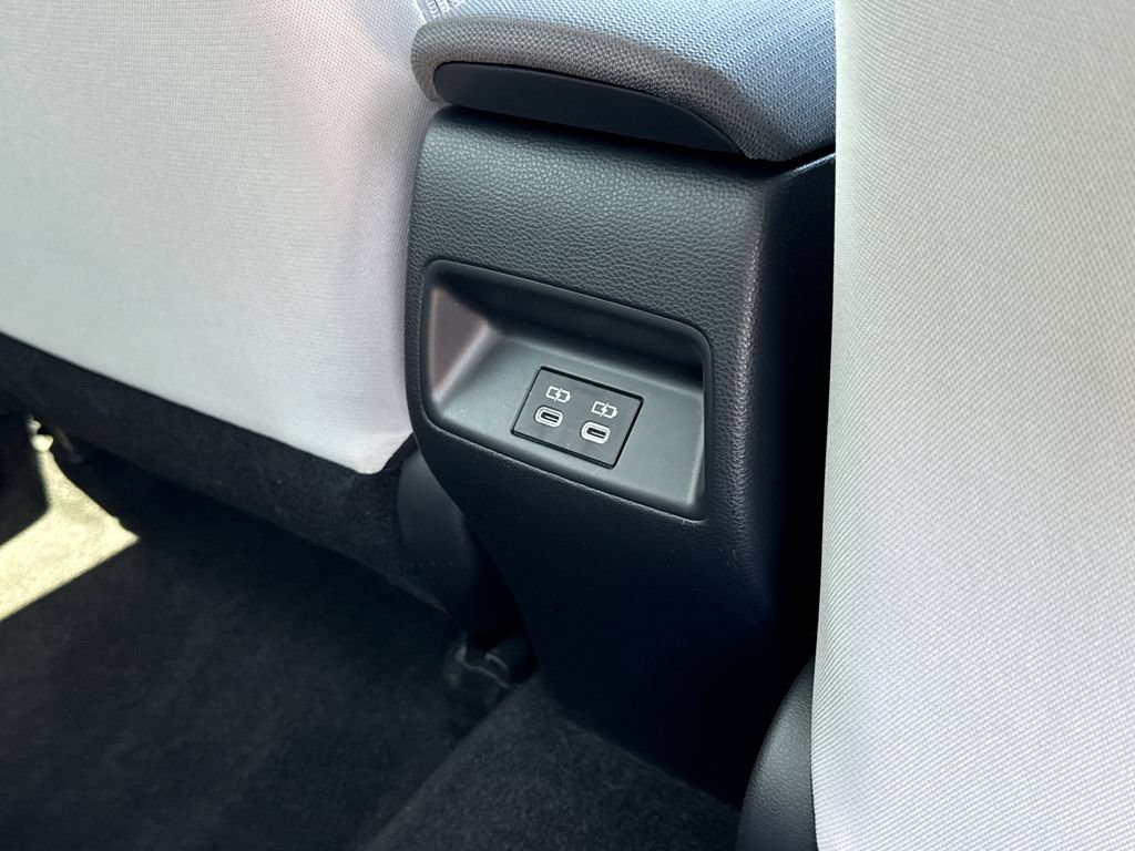 Used 2023 Toyota Corolla LE w/ Carpet Mat Package (TMS) FWD image 17