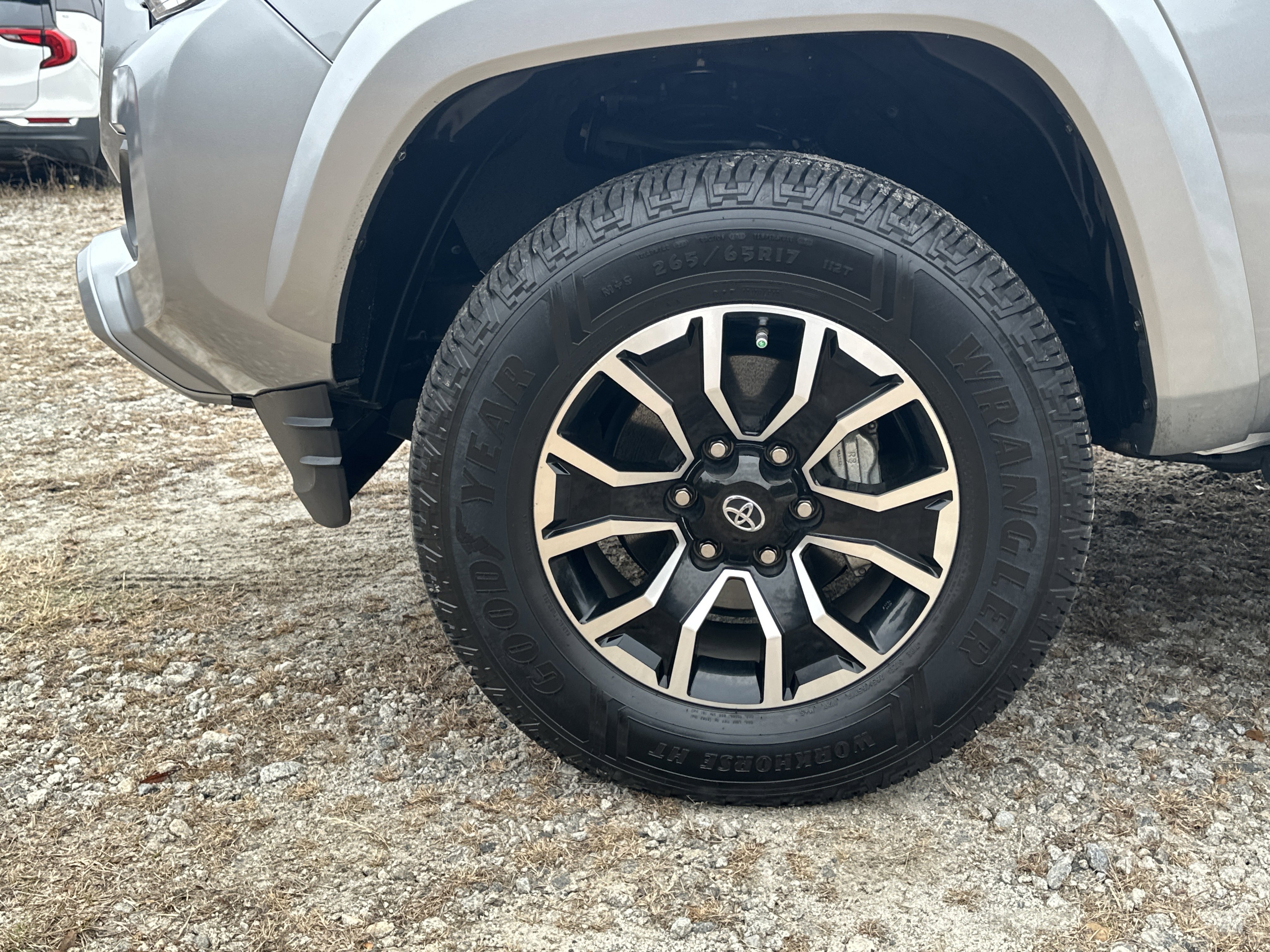 Used 2020 Toyota Tacoma TRD Sport image 11