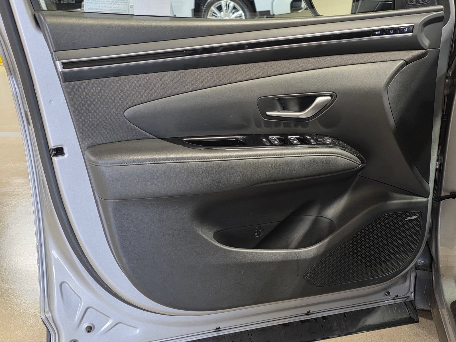 Used 2024 Hyundai Tucson Limited AWD/4WD image 16