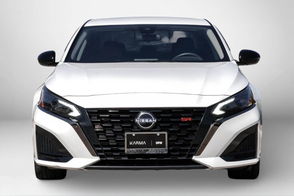 Used 2023 Nissan Altima 2.5 SR image 3