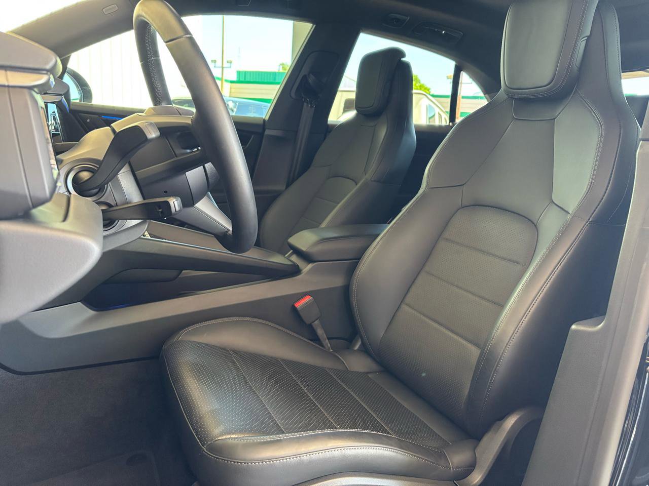 Used 2025 Porsche Macan Electric RWD image 14