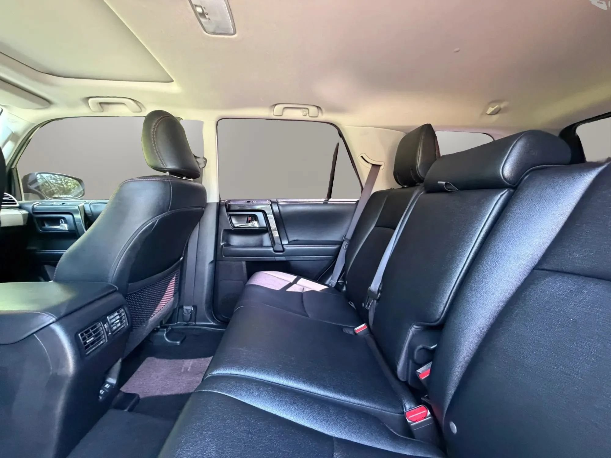 Used 2020 Toyota 4Runner Venture w/ Moonroof Package AWD/4WD image 15