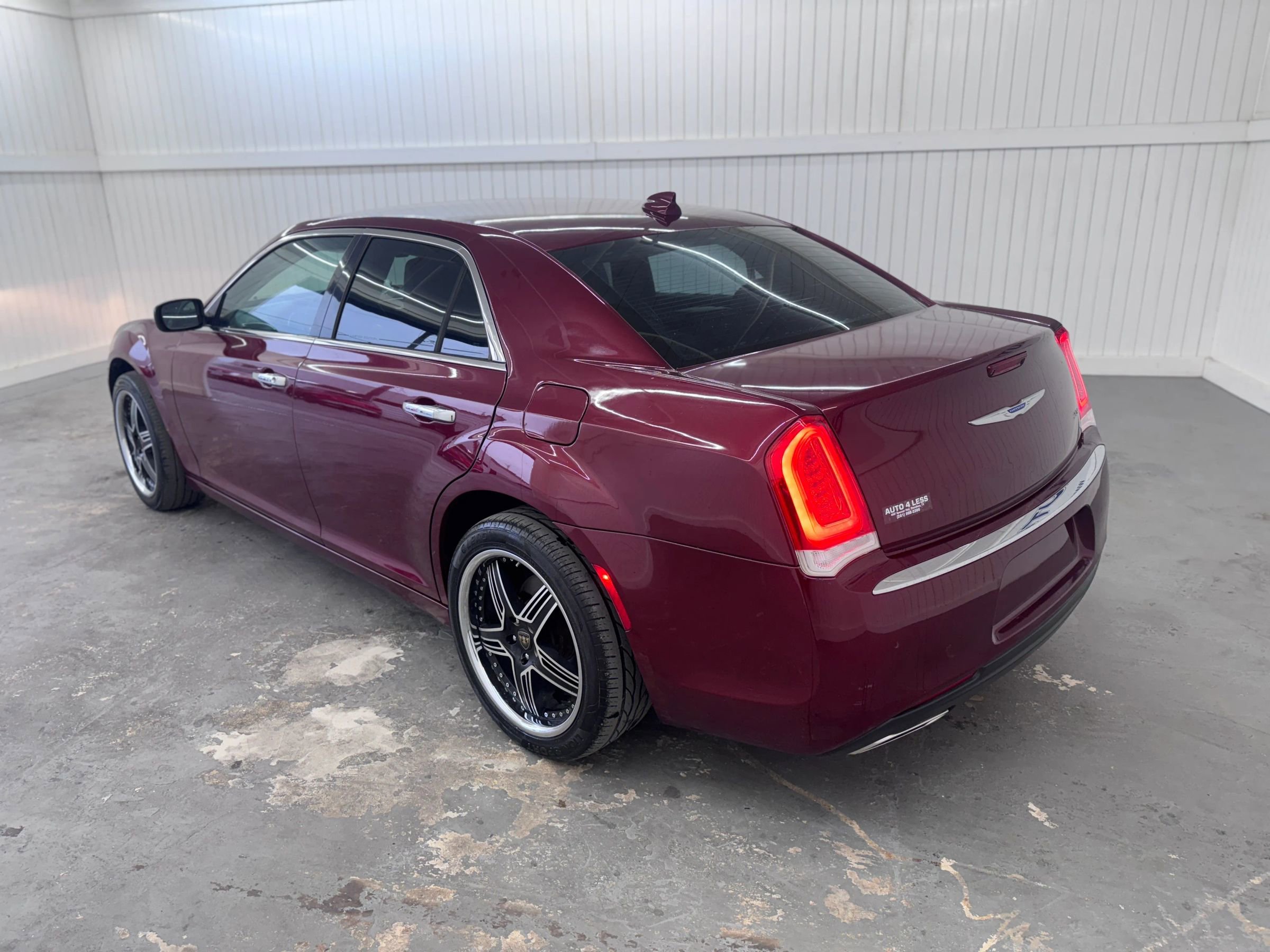 Used 2019 Chrysler 300 Limited image 7