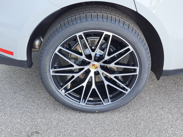 New 2026 Porsche Macan image 13