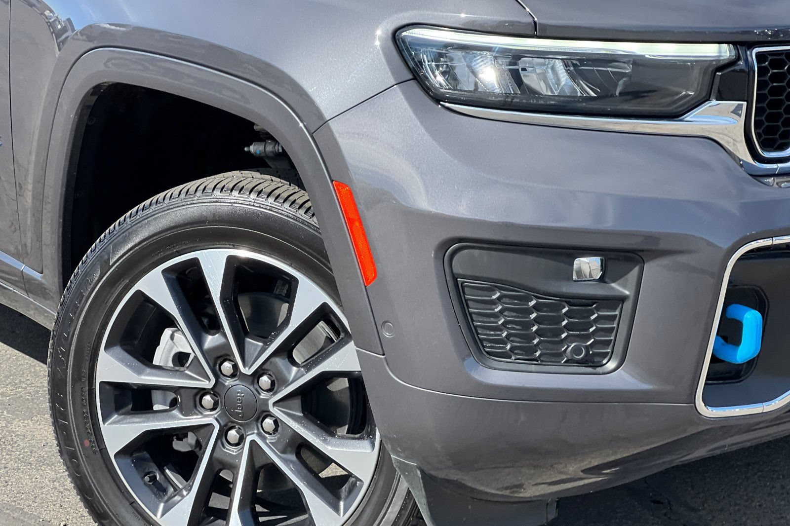 Used 2024 Jeep Grand Cherokee Overland w/ Luxury Tech Group IV AWD/4WD image 31
