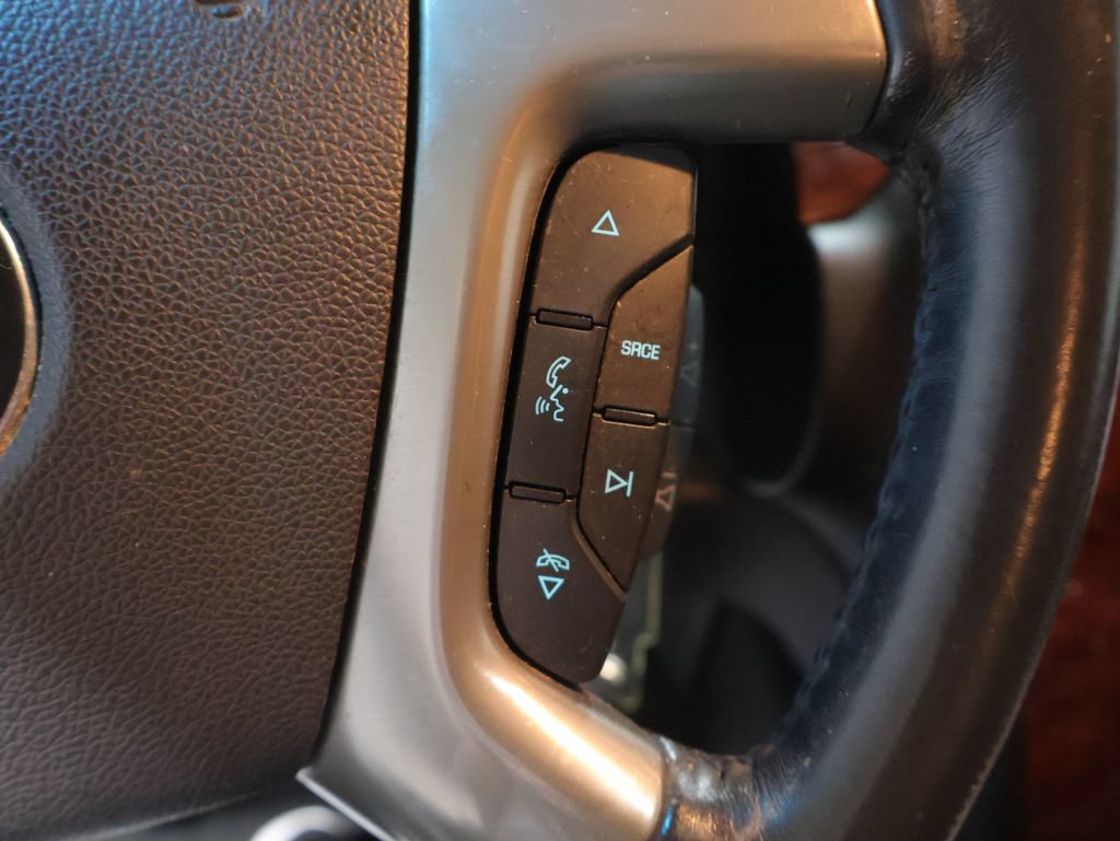 Used 2013 Chevrolet Avalanche LTZ AWD/4WD image 37
