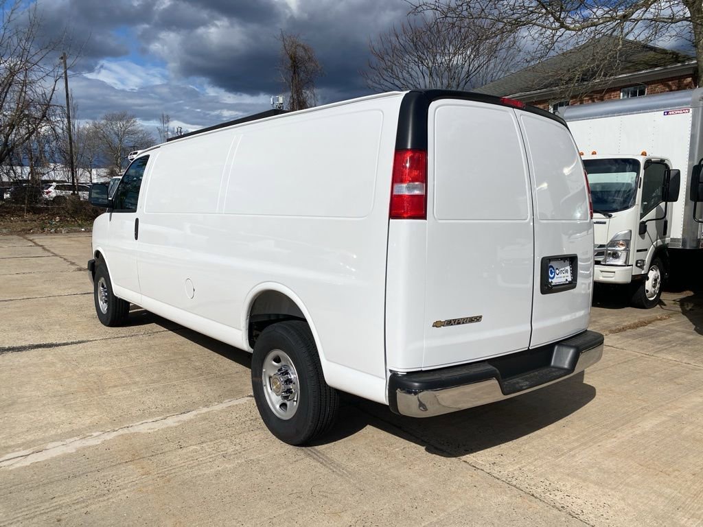 New 2026 Chevrolet Express 2500 Extended w/ Driver Convenience Package RWD image 8