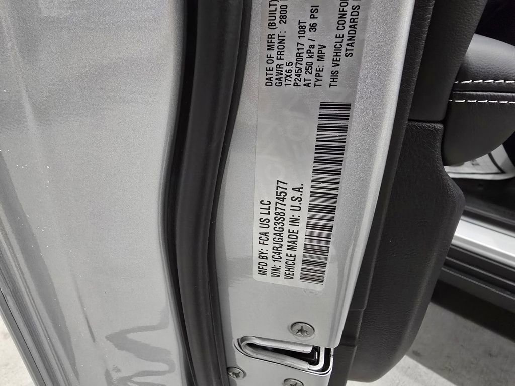 New 2025 Jeep Grand Cherokee Laredo w/ Luxury Tech Group I RWD image 13