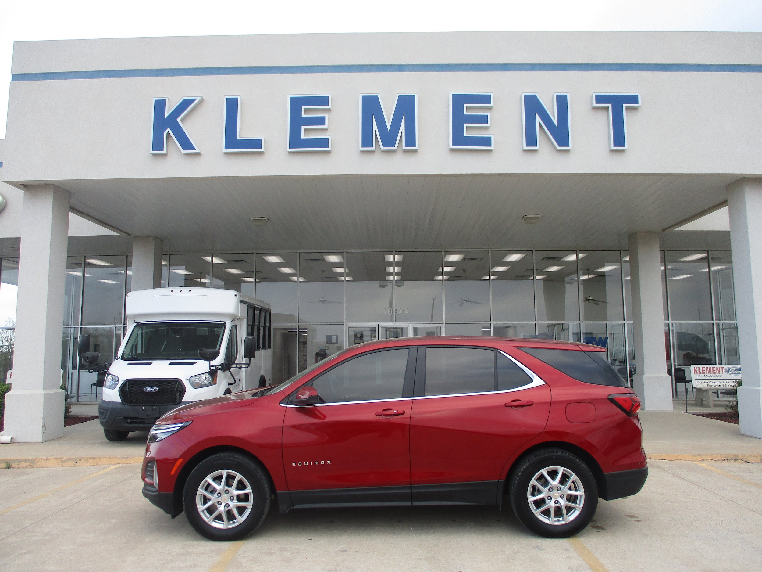Used 2024 Chevrolet Equinox LT FWD image 1