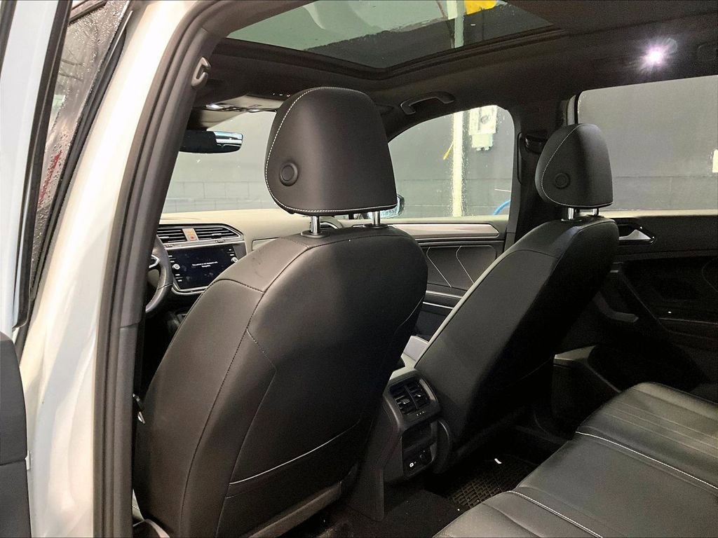Used 2023 Volkswagen Tiguan SE R-Line AWD/4WD image 21