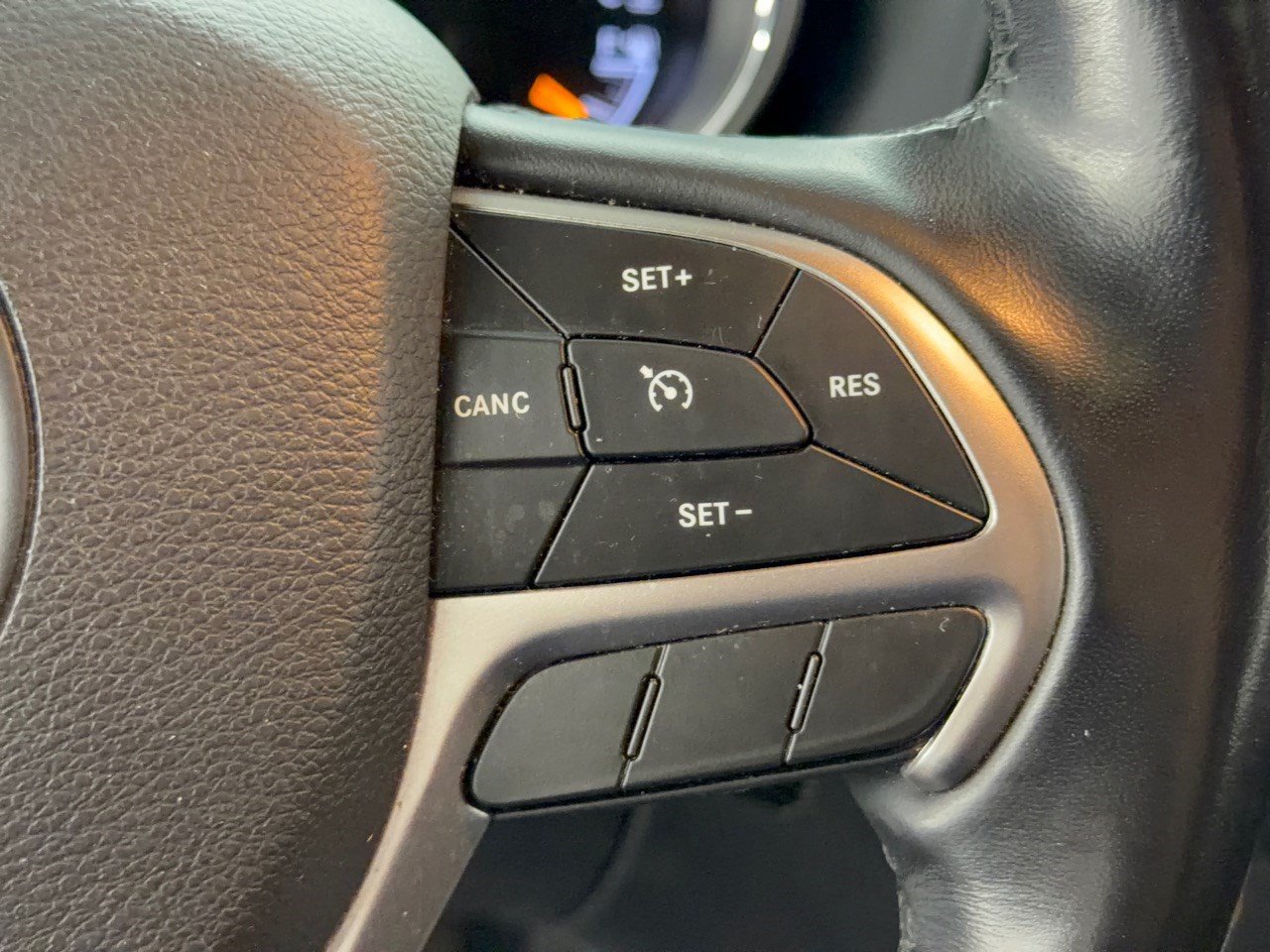 Used 2020 Jeep Grand Cherokee Altitude AWD/4WD image 19