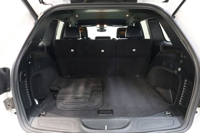 Used 2017 Jeep Grand Cherokee Altitude image 29