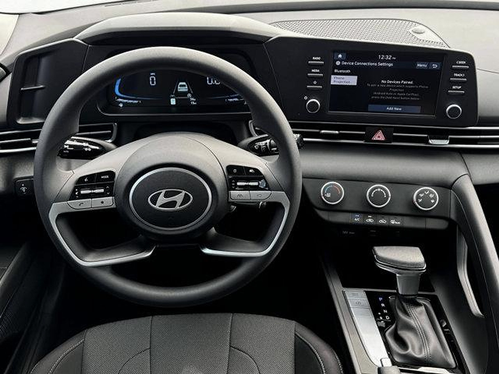 New 2025 Hyundai Elantra SE FWD image 17
