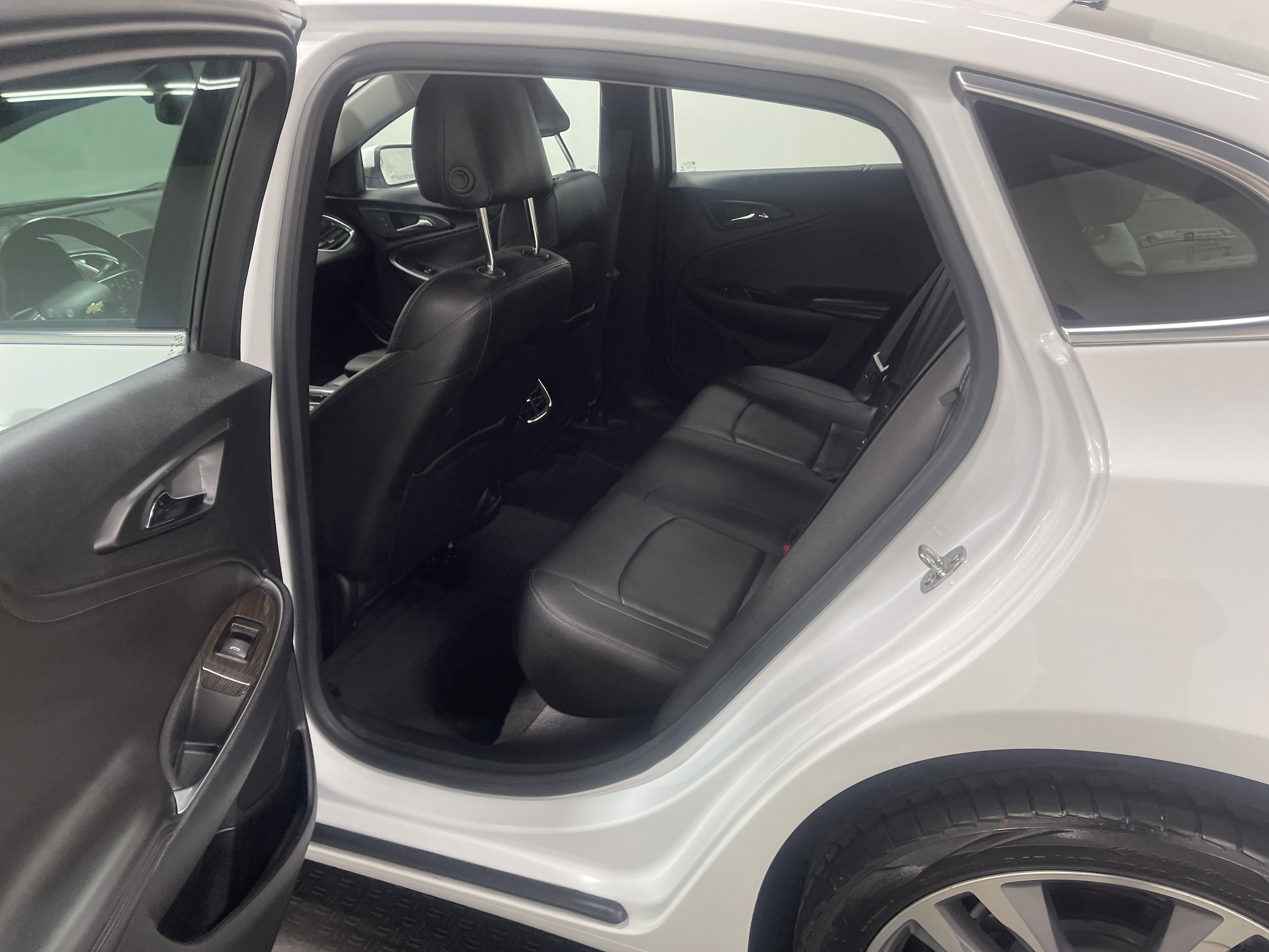 Used 2024 Chevrolet Malibu LT image 13