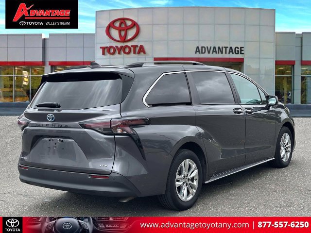 Certified 2025 Toyota Sienna XLE w/ XLE Plus Package AWD/4WD image 7