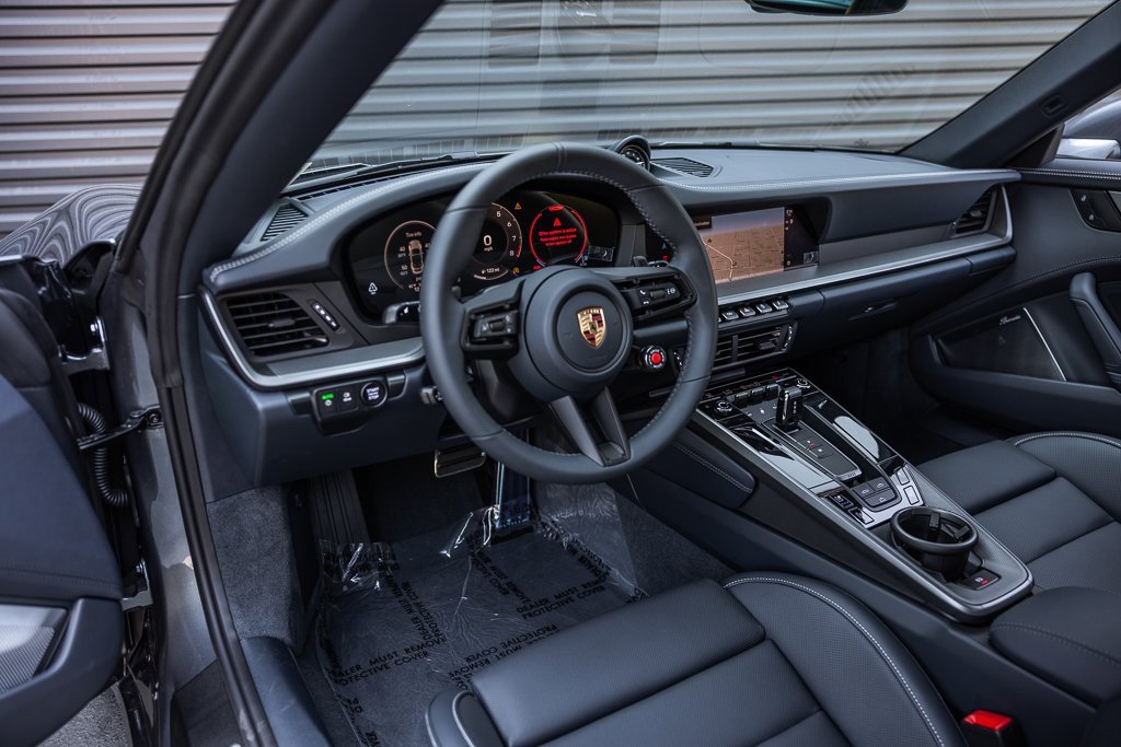 Used 2025 Porsche 911 Carrera S image 4