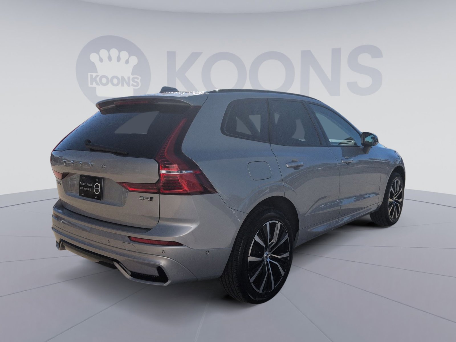 Certified 2025 Volvo XC60 B5 Plus image 7