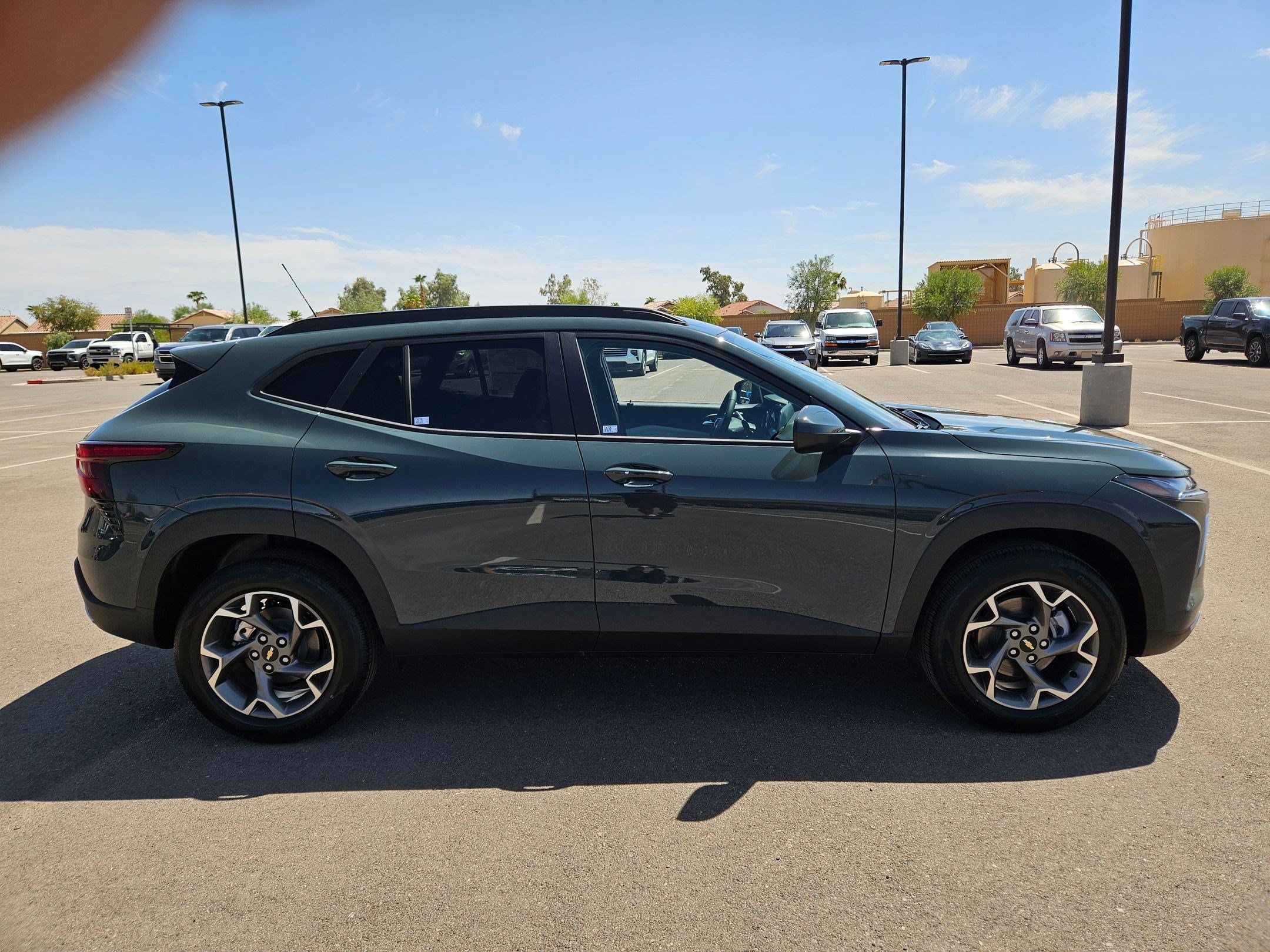 New 2026 Chevrolet Trax LT w/ LT Convenience Package FWD image 10