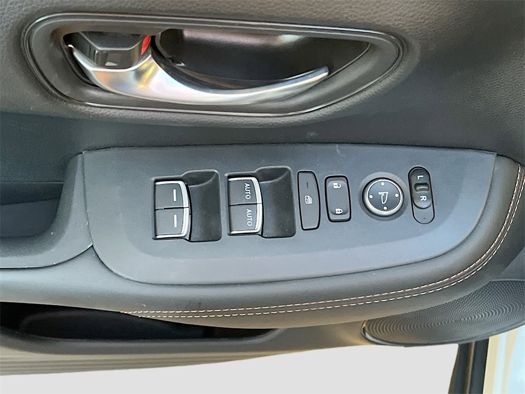 Used 2024 Honda HR-V Sport image 17