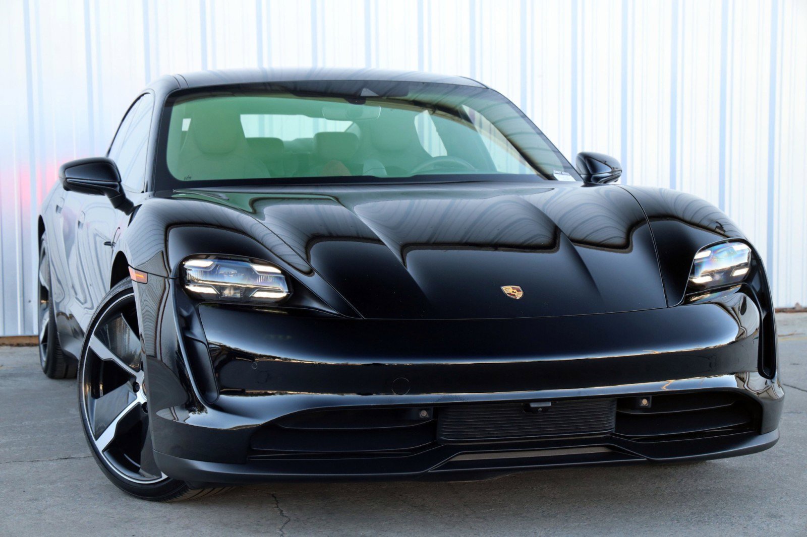 Used 2020 Porsche Taycan 4S image 4