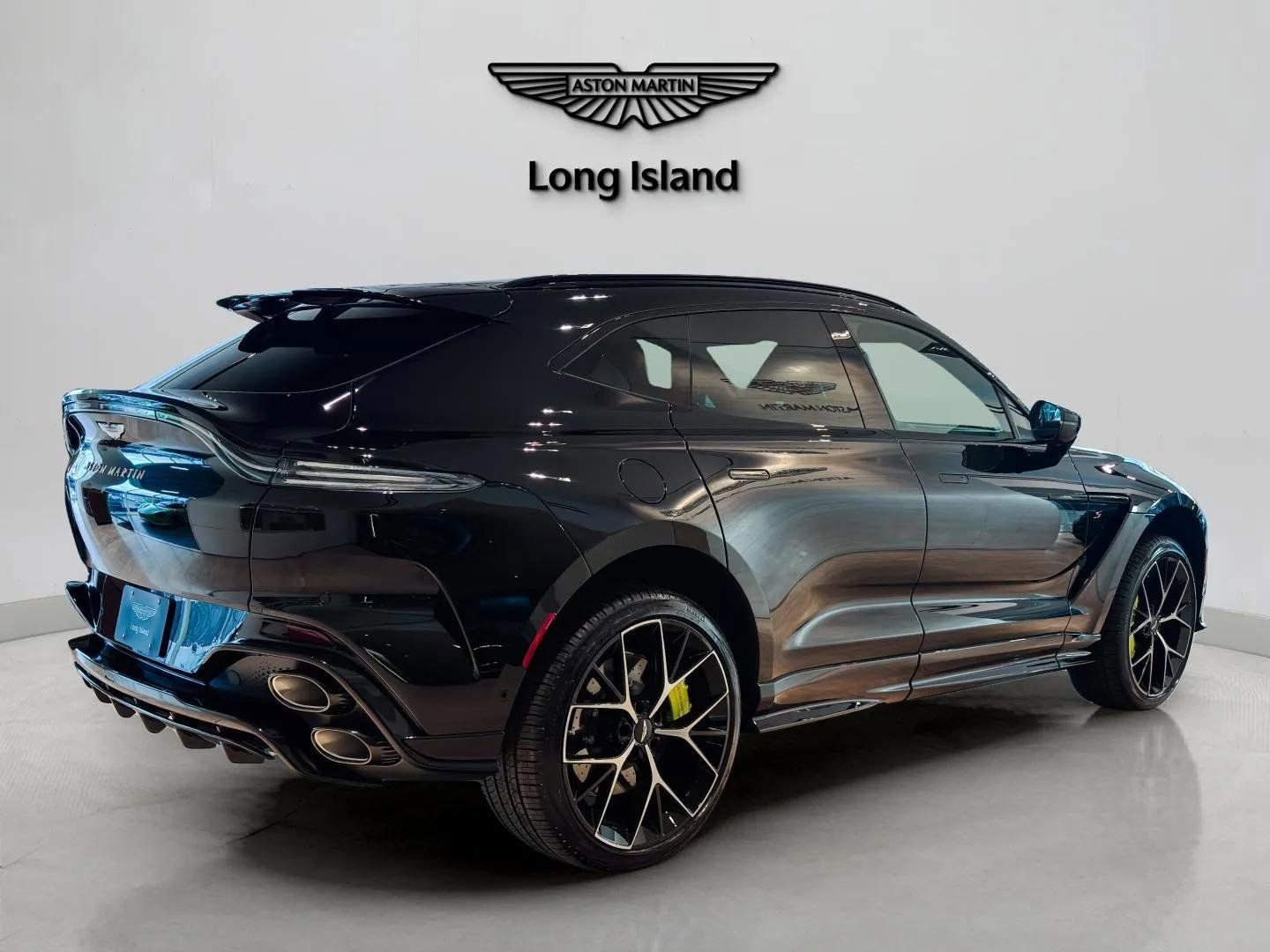 New 2026 Aston Martin DBX S image 6