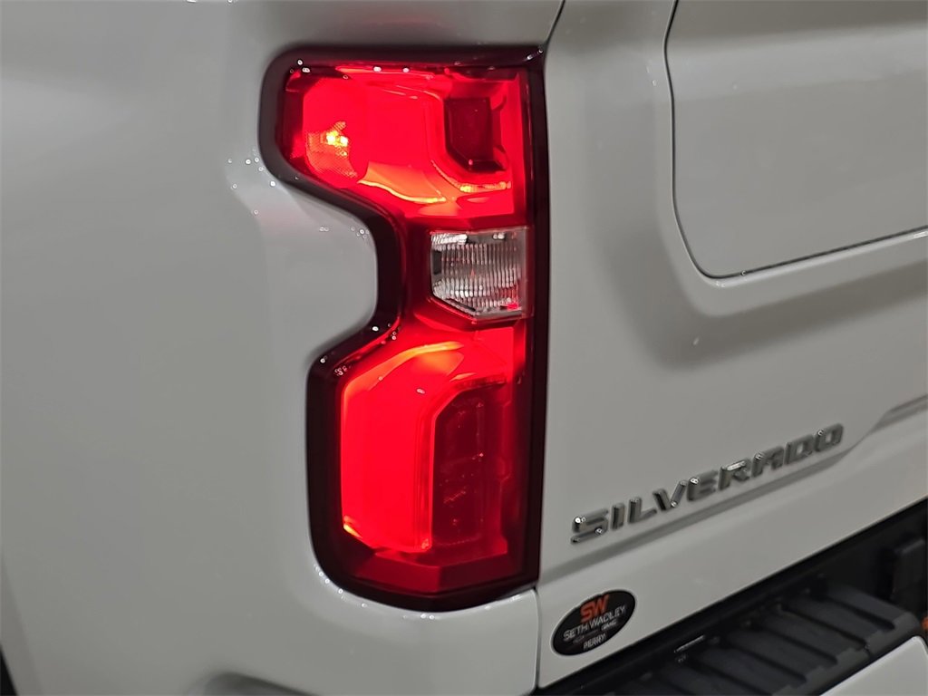 Used 2024 Chevrolet Silverado 2500 High Country w/ High Country Premium Package image 35