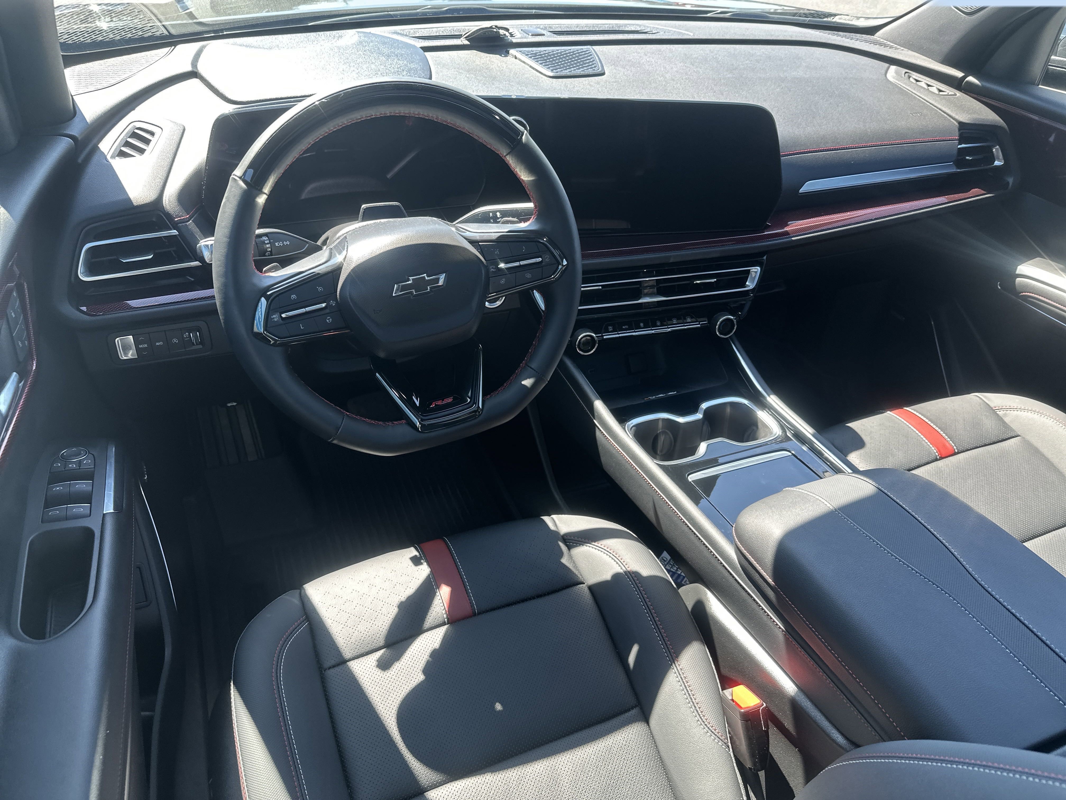 Certified 2024 Chevrolet Traverse RS w/ LPO, Floor Liner Package image 8