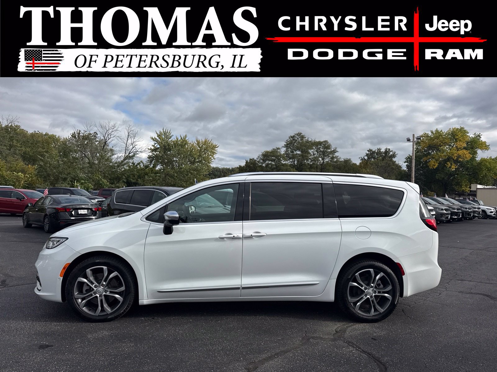 Used 2026 Chrysler Pacifica Pinnacle AWD/4WD image 4