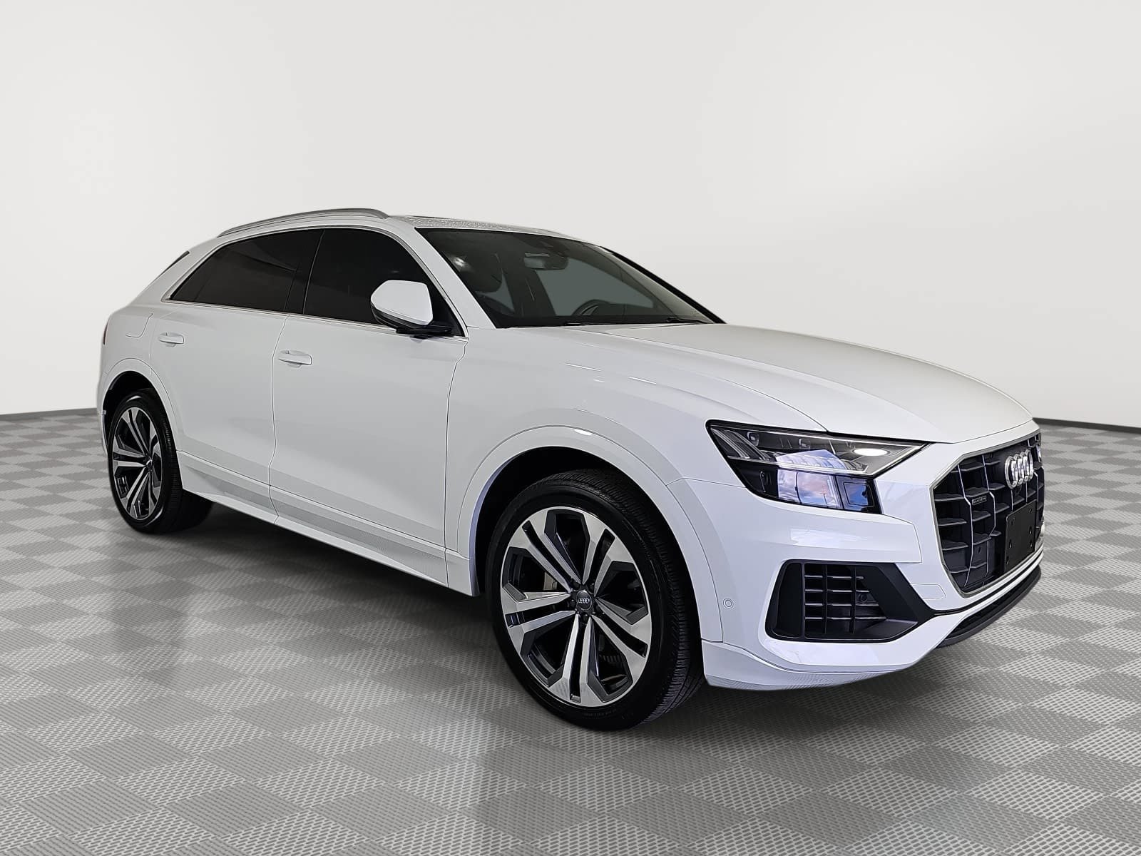 Used 2019 Audi Q8 Premium Plus AWD/4WD image 2