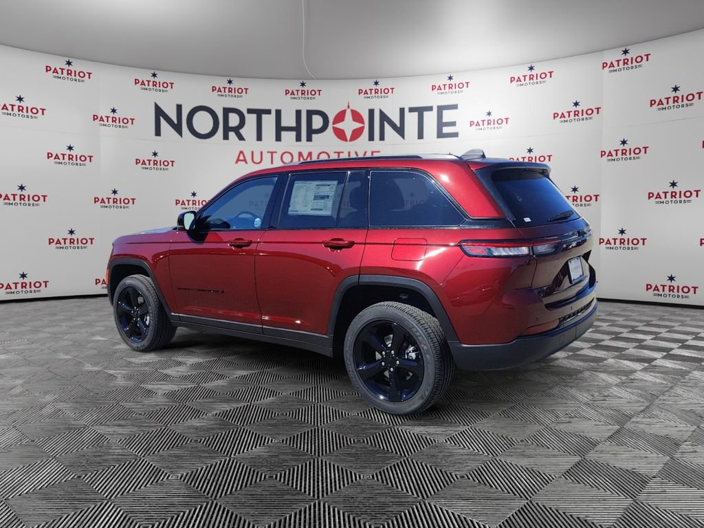 New 2025 Jeep Grand Cherokee 4WD image 4