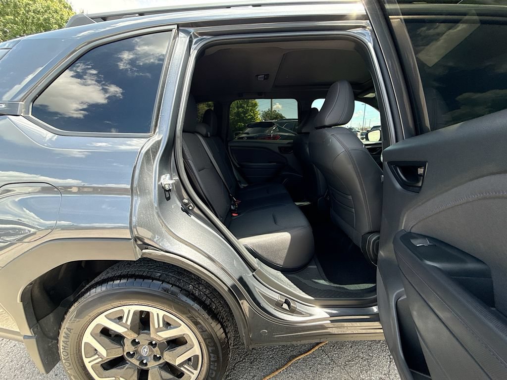 Used 2025 Subaru Forester Premium AWD/4WD image 27