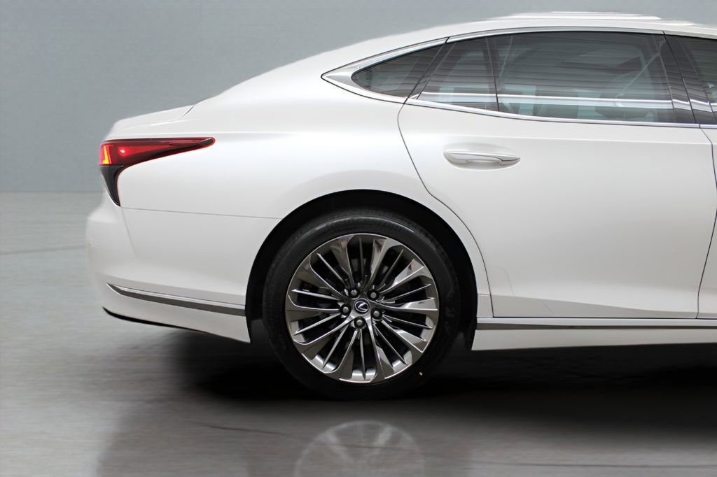 Used 2023 Lexus LS 500 w/ Interior Upgrade Package image 42
