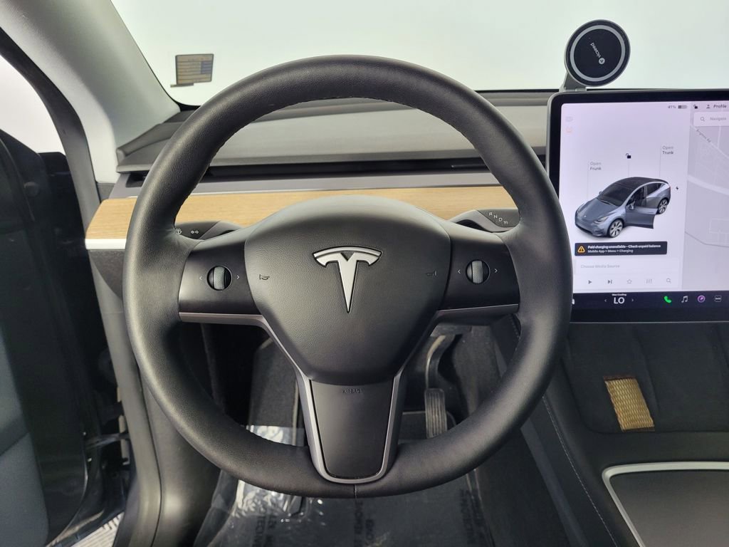 Used 2021 Tesla Model Y Long Range image 11