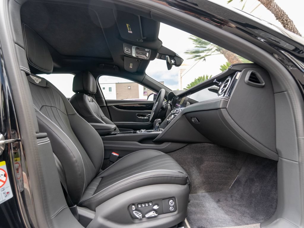 Used 2024 Bentley Flying Spur V8 AWD/4WD image 20