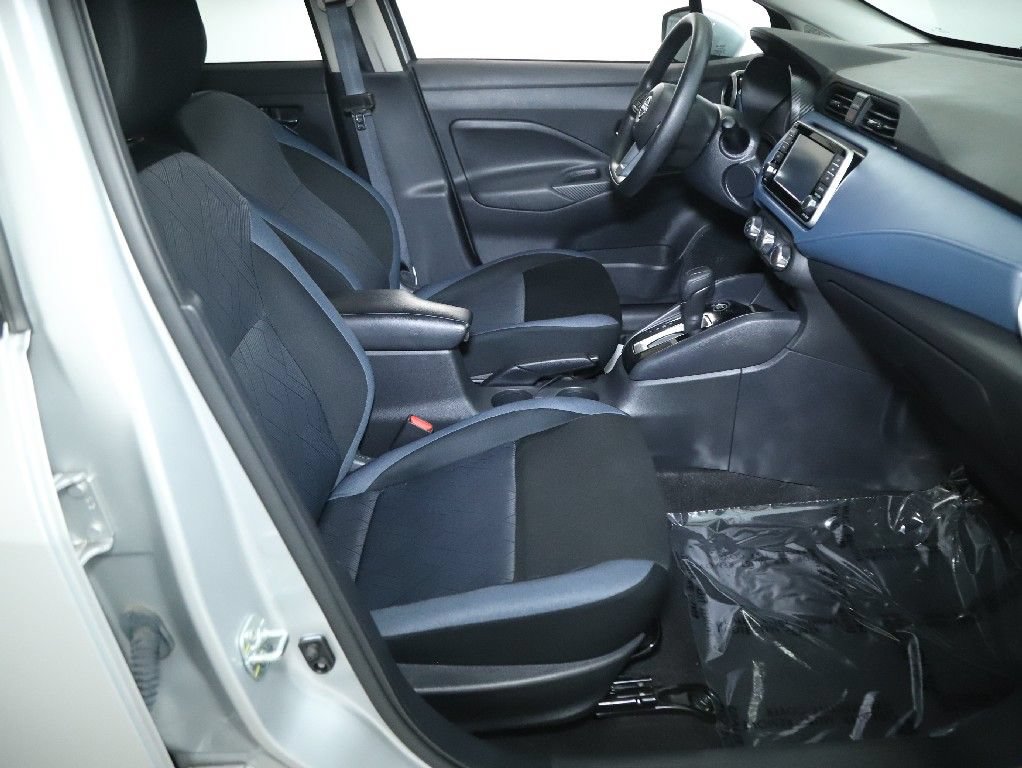Used 2025 Nissan Versa SV FWD image 33