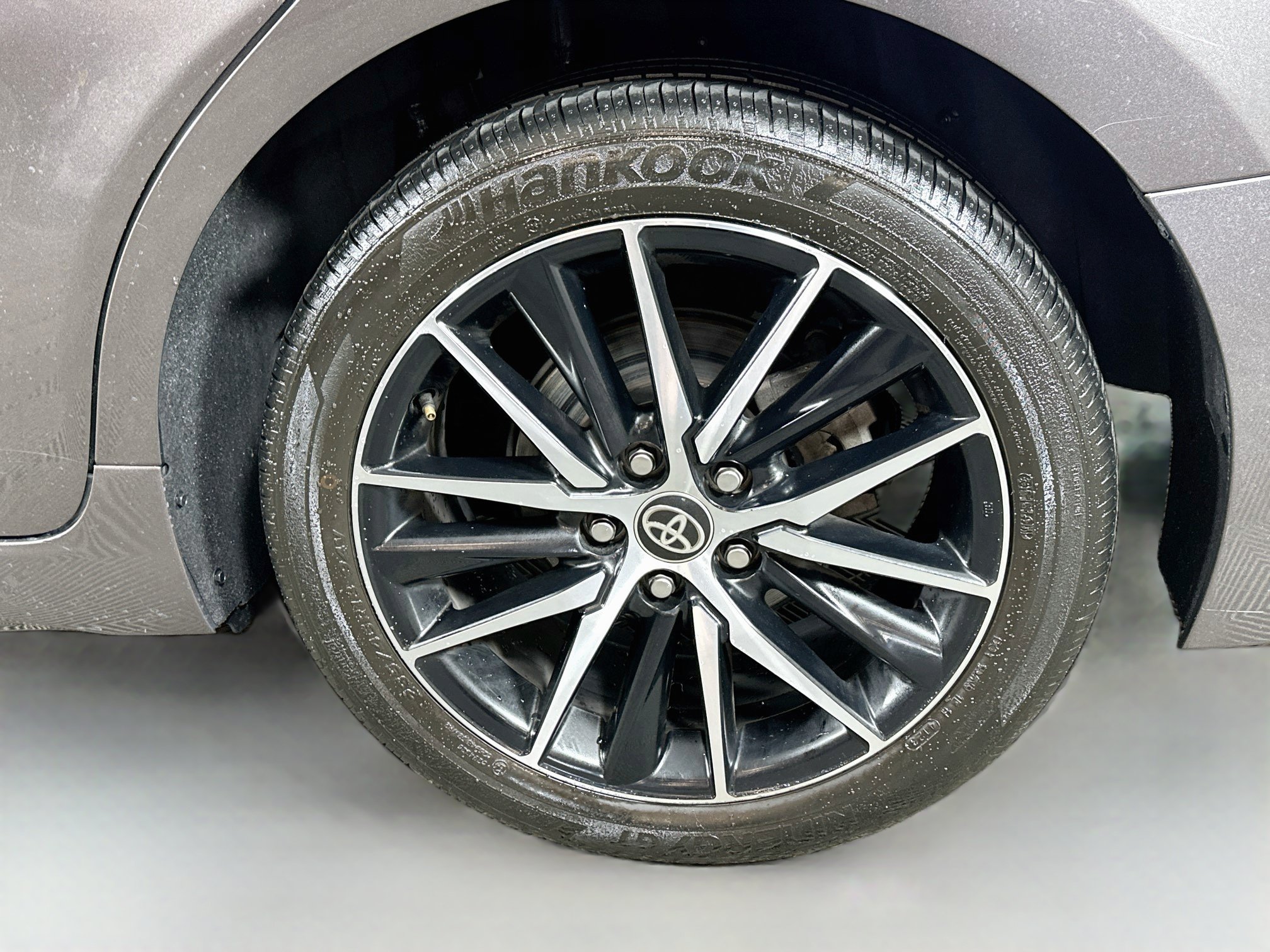 Used 2024 Toyota Camry SE FWD image 28