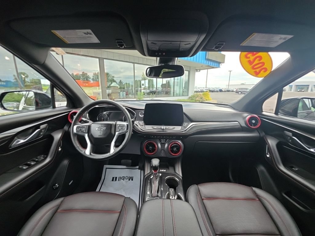 Used 2025 Chevrolet Blazer RS AWD/4WD image 18