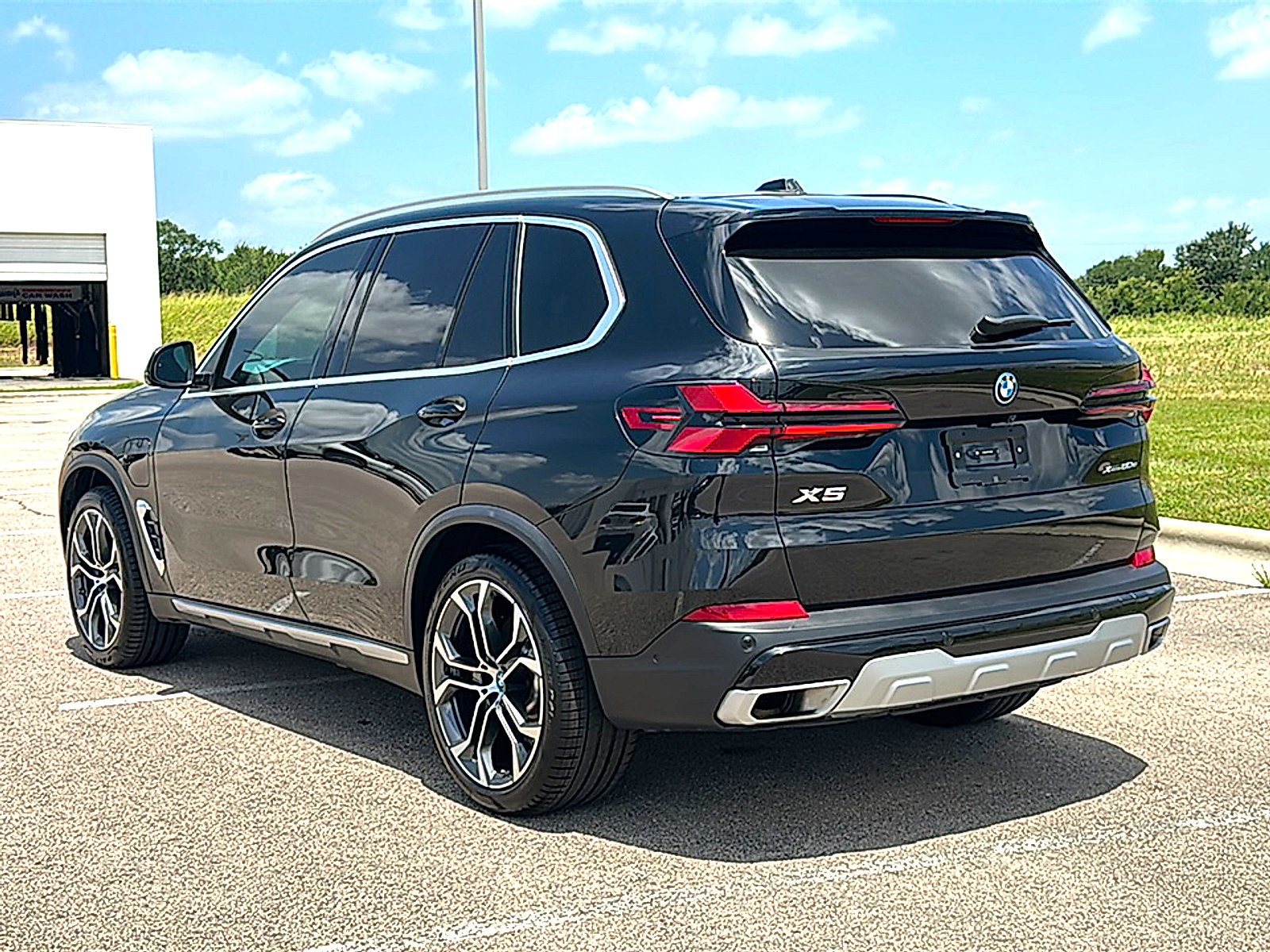 Certified 2025 BMW X5 xDrive50e w/ Premium Package AWD/4WD image 6