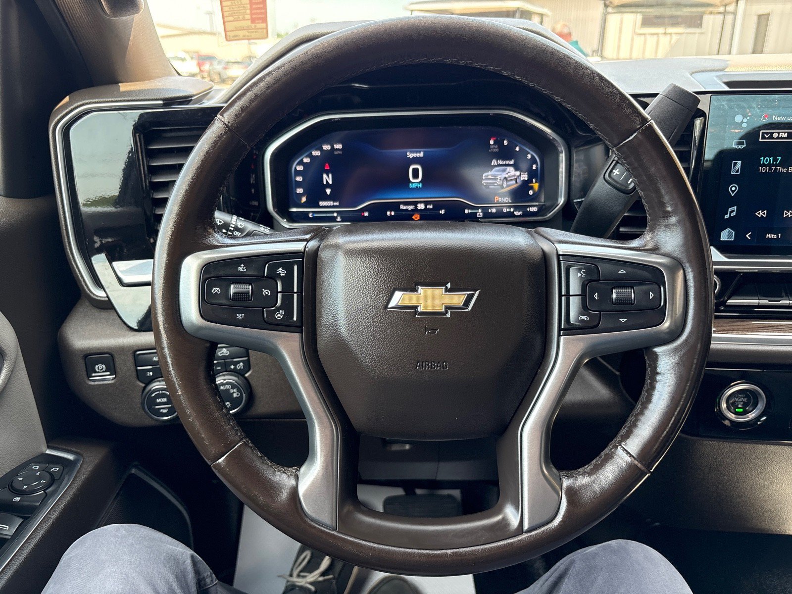 Used 2022 Chevrolet Silverado 1500 LT AWD/4WD image 16