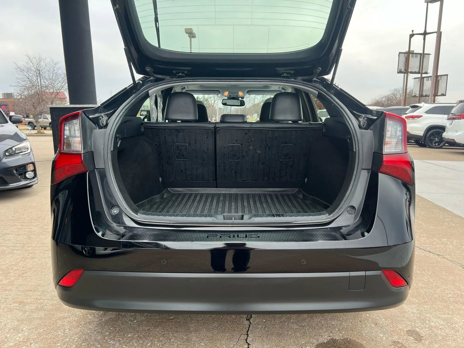 Used 2019 Toyota Prius Limited image 8