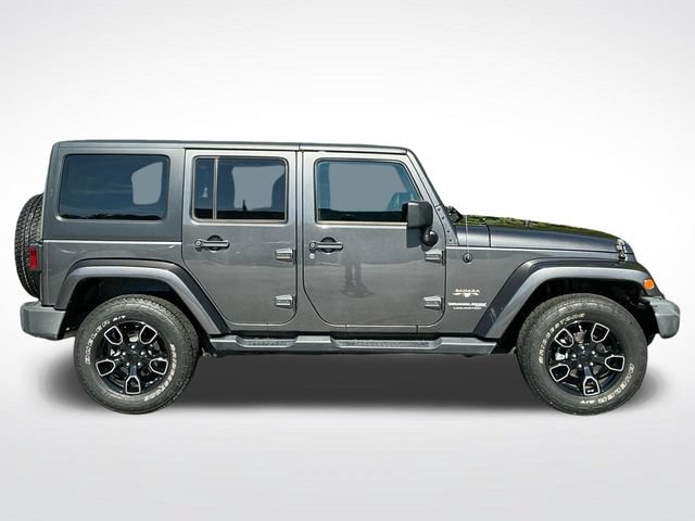 Used 2018 Jeep Wrangler Unlimited Sahara w/ Connectivity Group AWD/4WD image 8