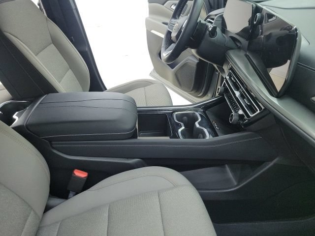 Used 2026 Chevrolet Traverse LT w/ Driver Confidence Package FWD image 14