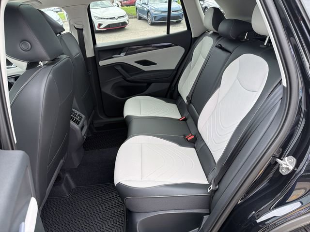 New 2026 Volkswagen Tiguan SE AWD/4WD image 23