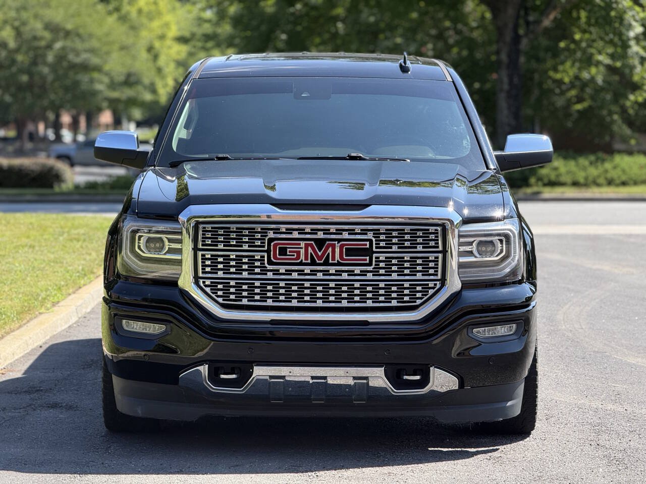 Used 2017 GMC Sierra 1500 Denali w/ Denali Ultimate Package AWD/4WD image 4