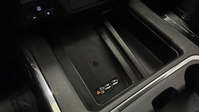 Used 2023 GMC Sierra 3500 AT4 w/ AT4 Preferred Package AWD/4WD image 33