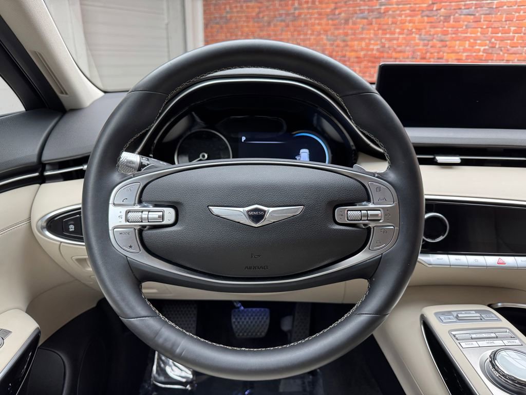Used 2025 Genesis GV70 2.5T AWD/4WD image 14